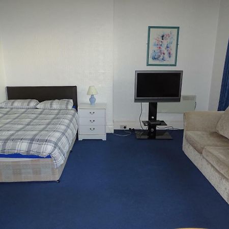 Beeton Villas Holiday Apartments แบล็คพูล ภายนอก รูปภาพ