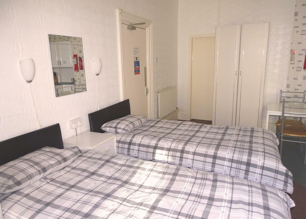 Beeton Villas Holiday Apartments แบล็คพูล ภายนอก รูปภาพ
