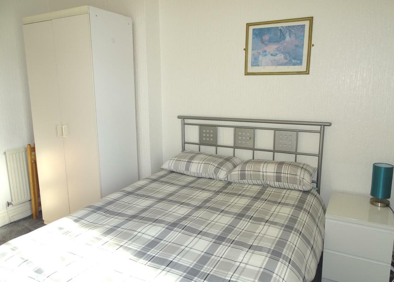 Beeton Villas Holiday Apartments แบล็คพูล ภายนอก รูปภาพ