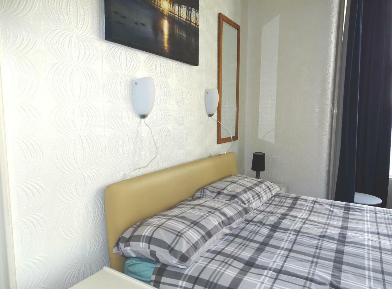 Beeton Villas Holiday Apartments แบล็คพูล ภายนอก รูปภาพ